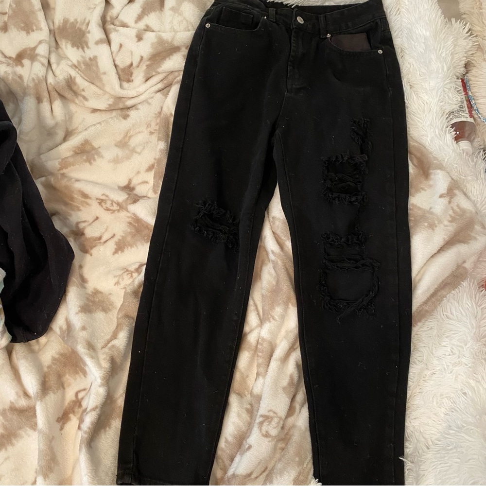 Cute baggy black jeans with rips